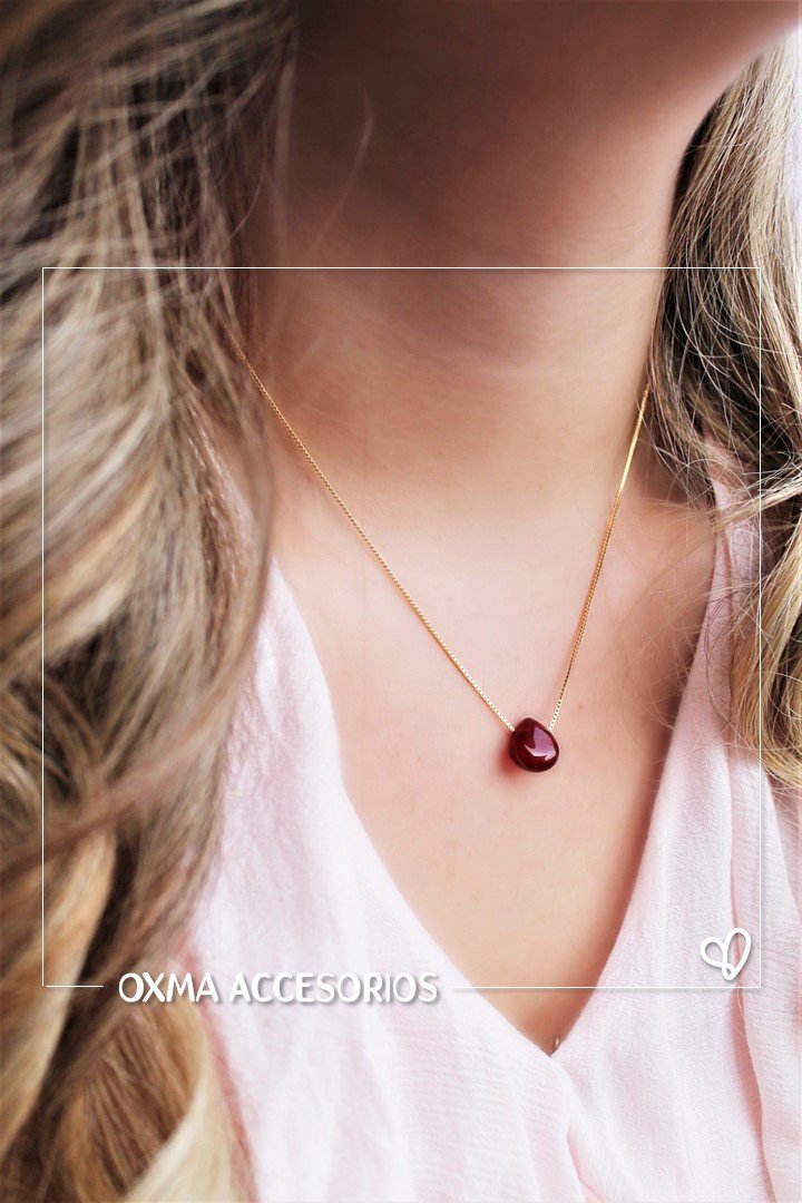 collar piedra natural gota