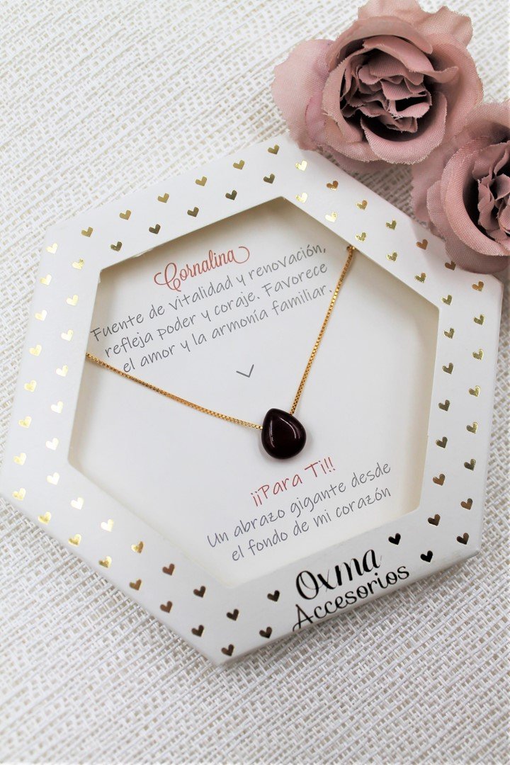 collar piedra natural gota