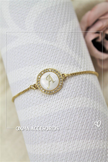 pulsera inicial nacar blanca